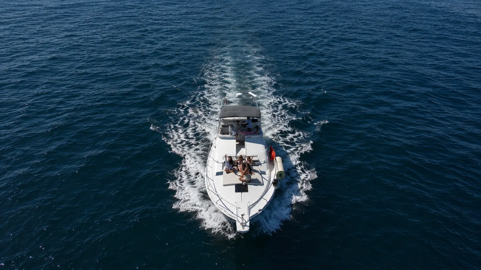 The Return Slow cruise back along the jungle coastline with the sound system still on. You'll already be planning your next day on the water.